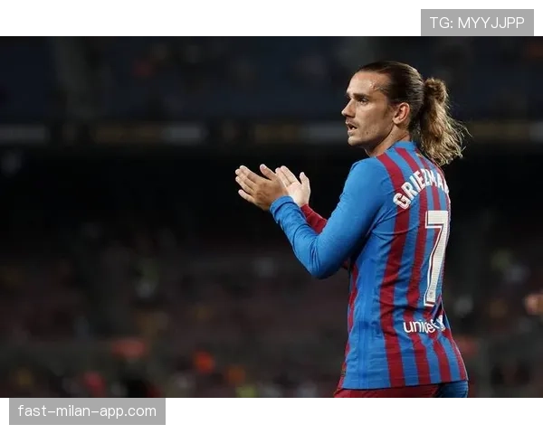 格列兹曼在巴萨体系中的角色适配与效能瓶颈分析